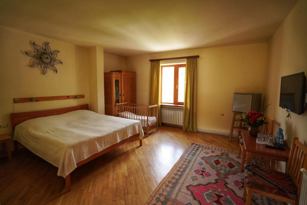 Hotel Mirhav 고리스 외부 사진