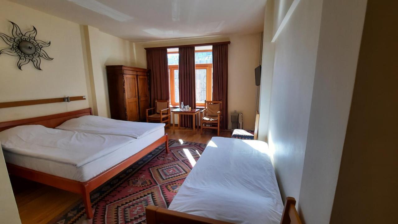 Hotel Mirhav 고리스 외부 사진