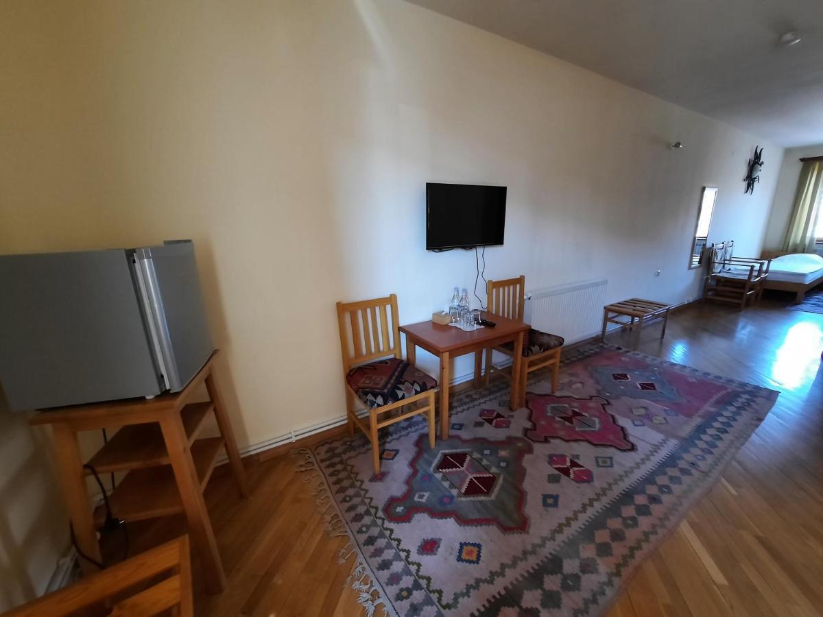 Hotel Mirhav 고리스 외부 사진