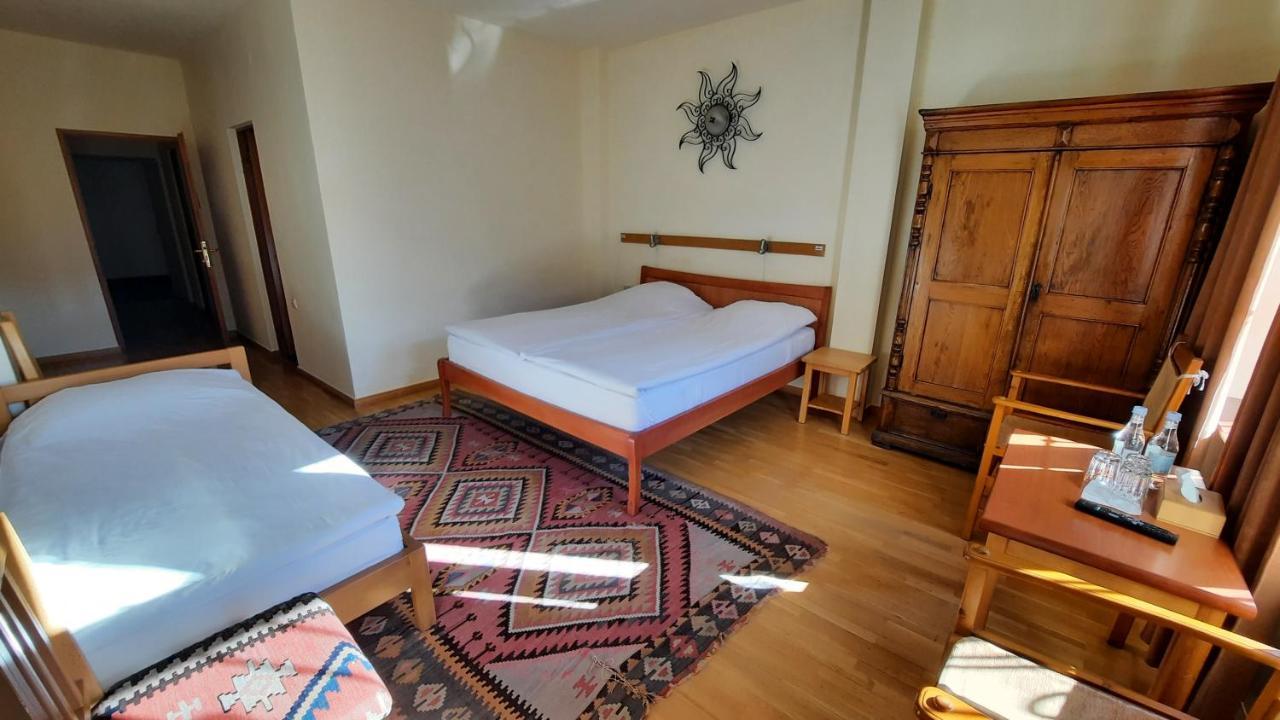 Hotel Mirhav 고리스 외부 사진