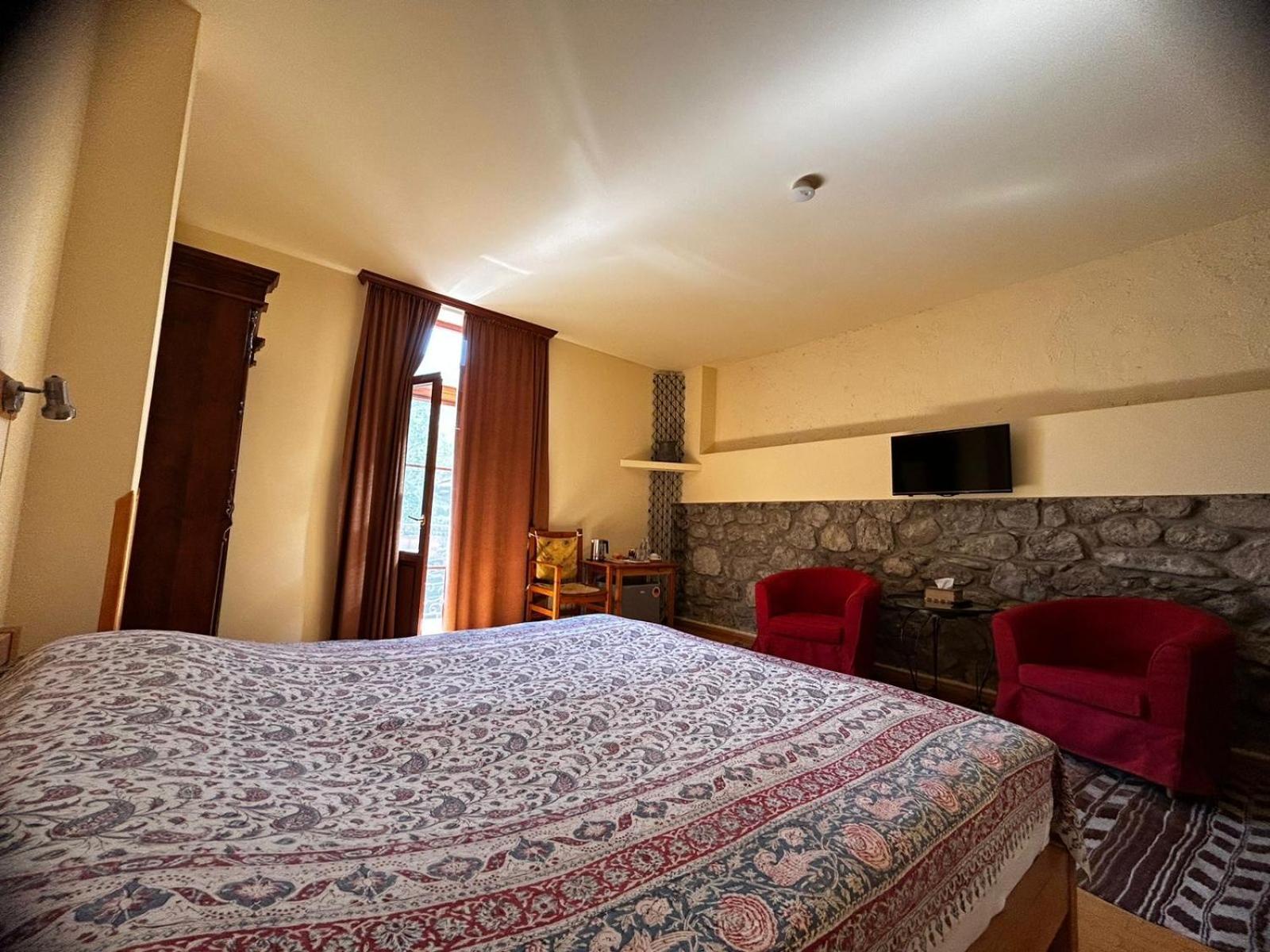 Hotel Mirhav 고리스 외부 사진