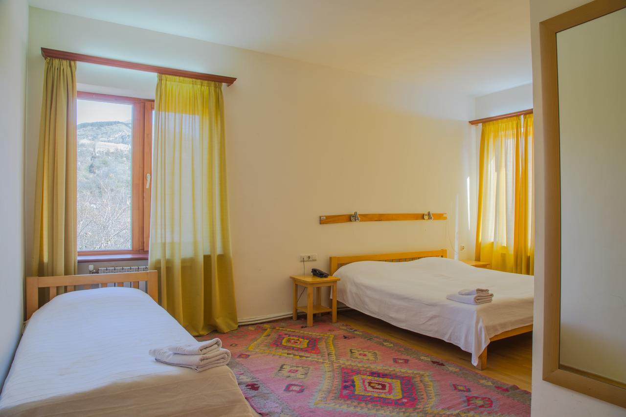 Hotel Mirhav 고리스 외부 사진